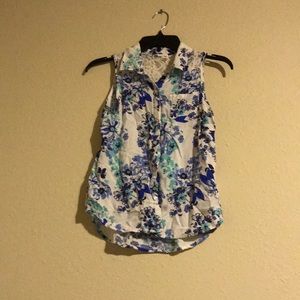 Blue and white sleeveless floral print